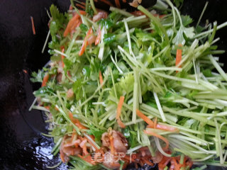 Stir-fried Pork Belly with Small Cress and Carrot recipe