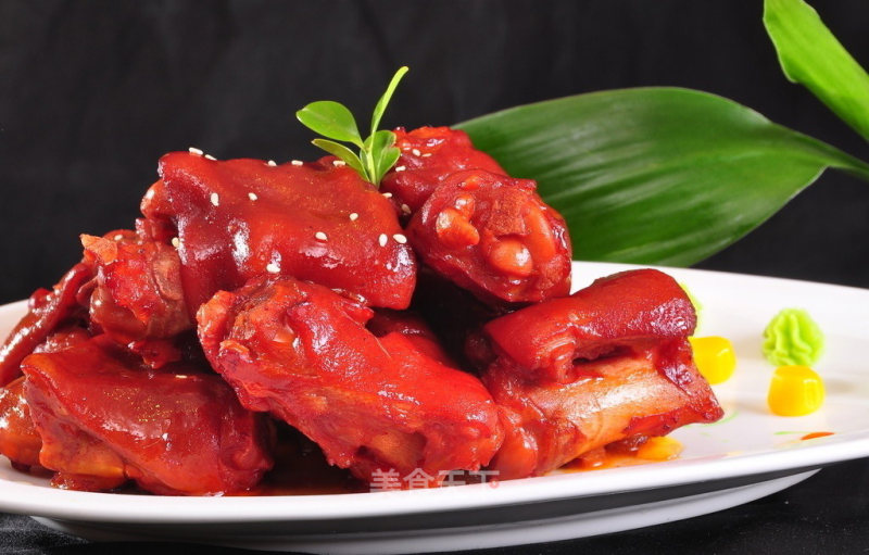 Braised Pork Knuckles recipe