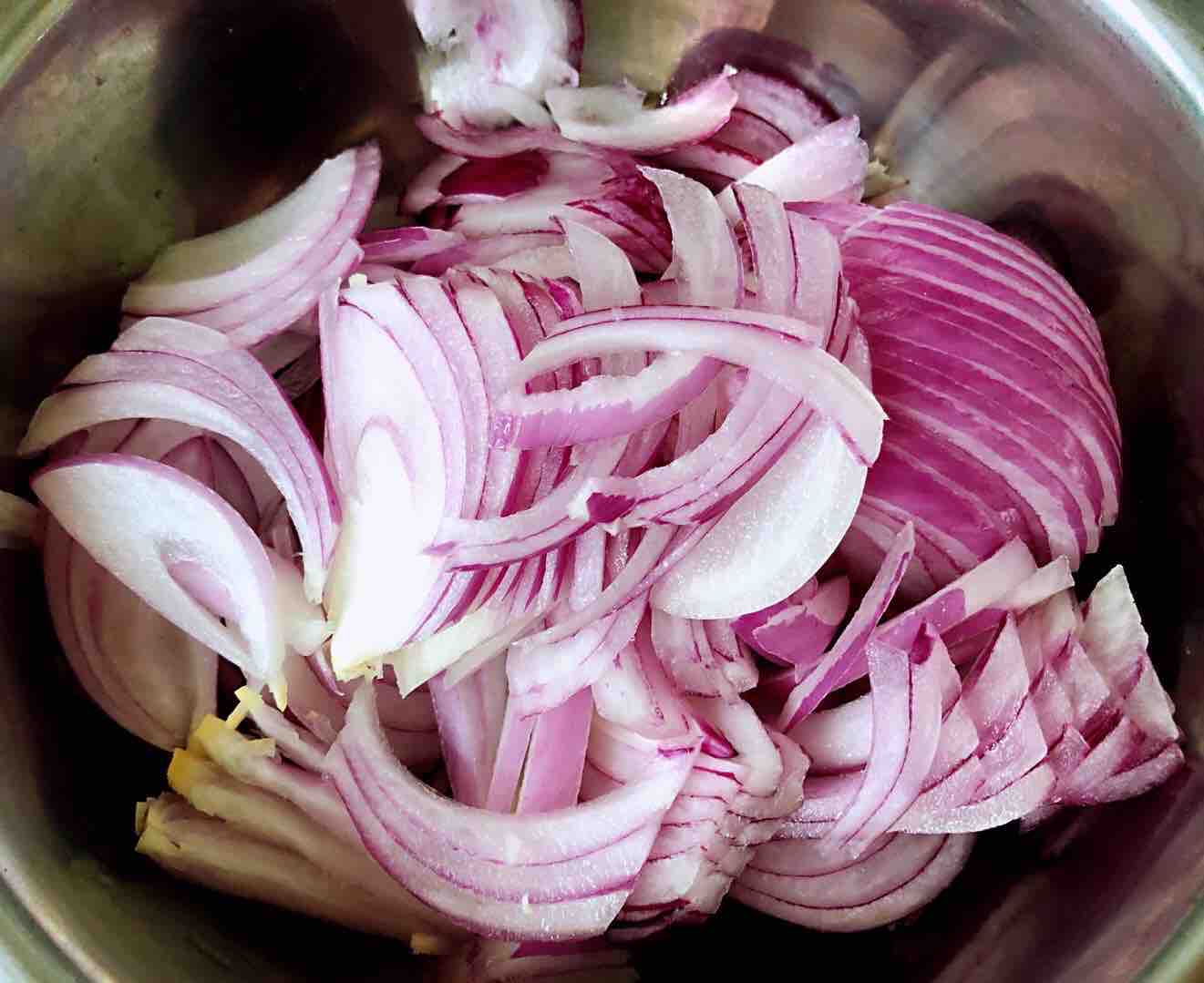 Stir-fried Shredded Pork with Onion recipe