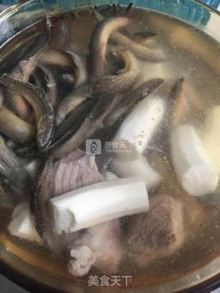 Loach in Clay Pot and Yam recipe