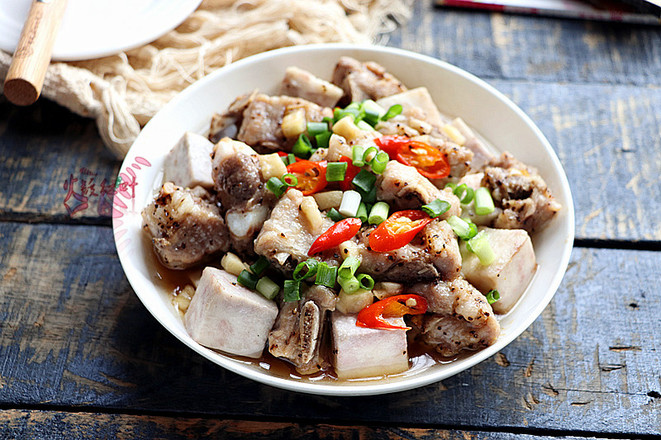 Steamed Pork Ribs with Black Pepper and Taro recipe