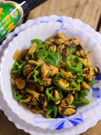 Stir-fried Mussels with Green Peppers