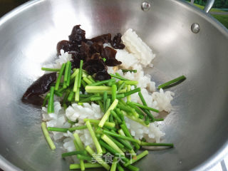 Fried Squid with Garlic Sprouts recipe