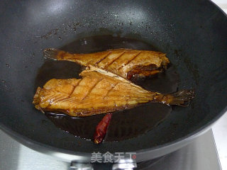 Grilled Skin Fish with Sweet and Sour Sauce-golden Ratio of Sauce Makes Delicious recipe