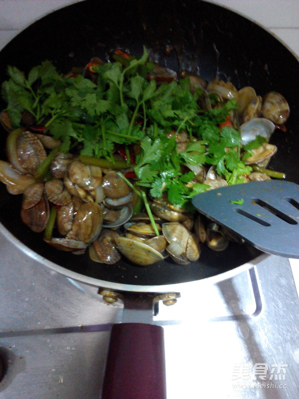 Spicy Fried Flower Clams recipe