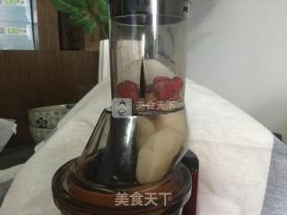 Strawberry Pear Juice recipe