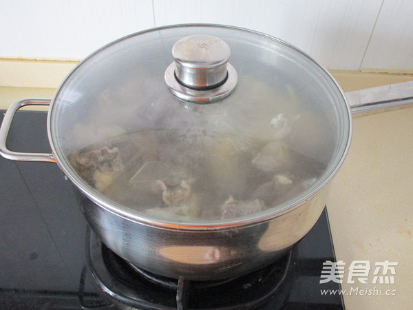 Pork Belly and Bamboo Shoots Stewed Chicken recipe