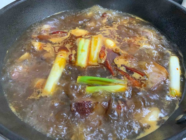 A Special Dish of The Tujia Nationality in Hubei—dried Potatoes Stewed Pork Trotters recipe