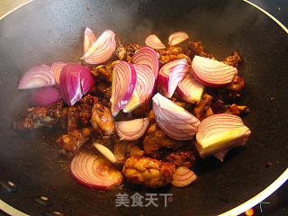 Fried Spicy Chicken with Onions recipe