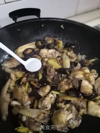 Stir-fried Chicken Nuggets with Ginger and Mushrooms recipe