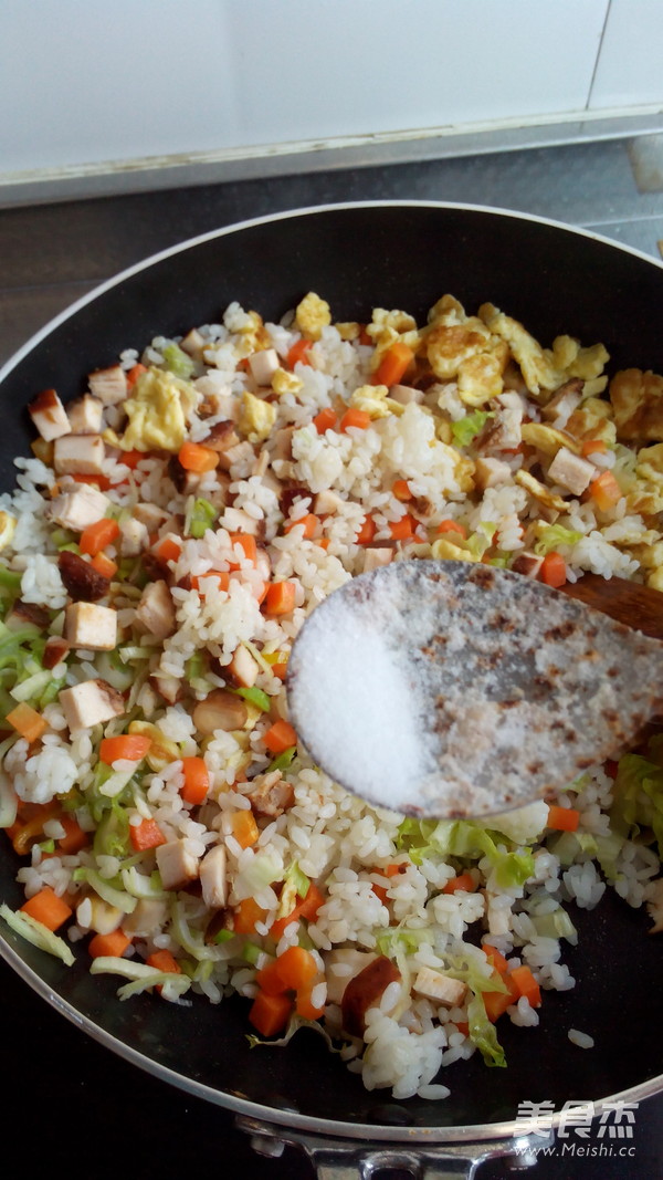 Assorted Fried Rice with Tomatoes recipe