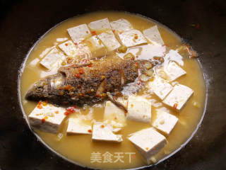 Hot and Sour Crucian Carp Tofu Soup recipe