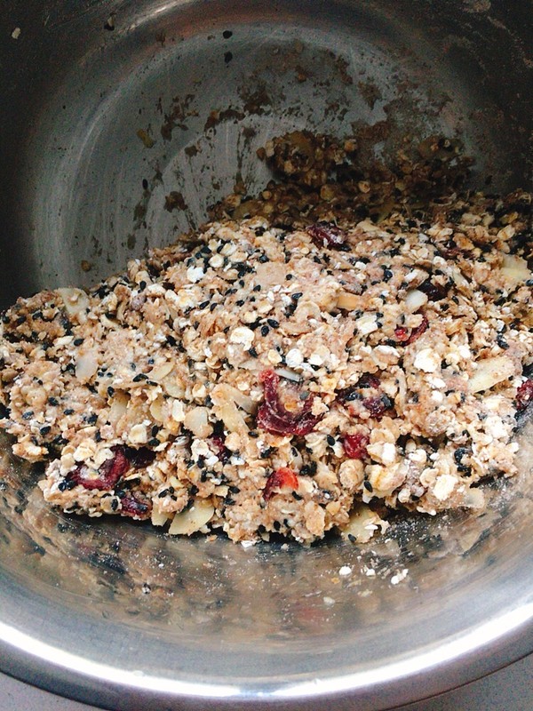 Almond Oatmeal Energy Bars recipe