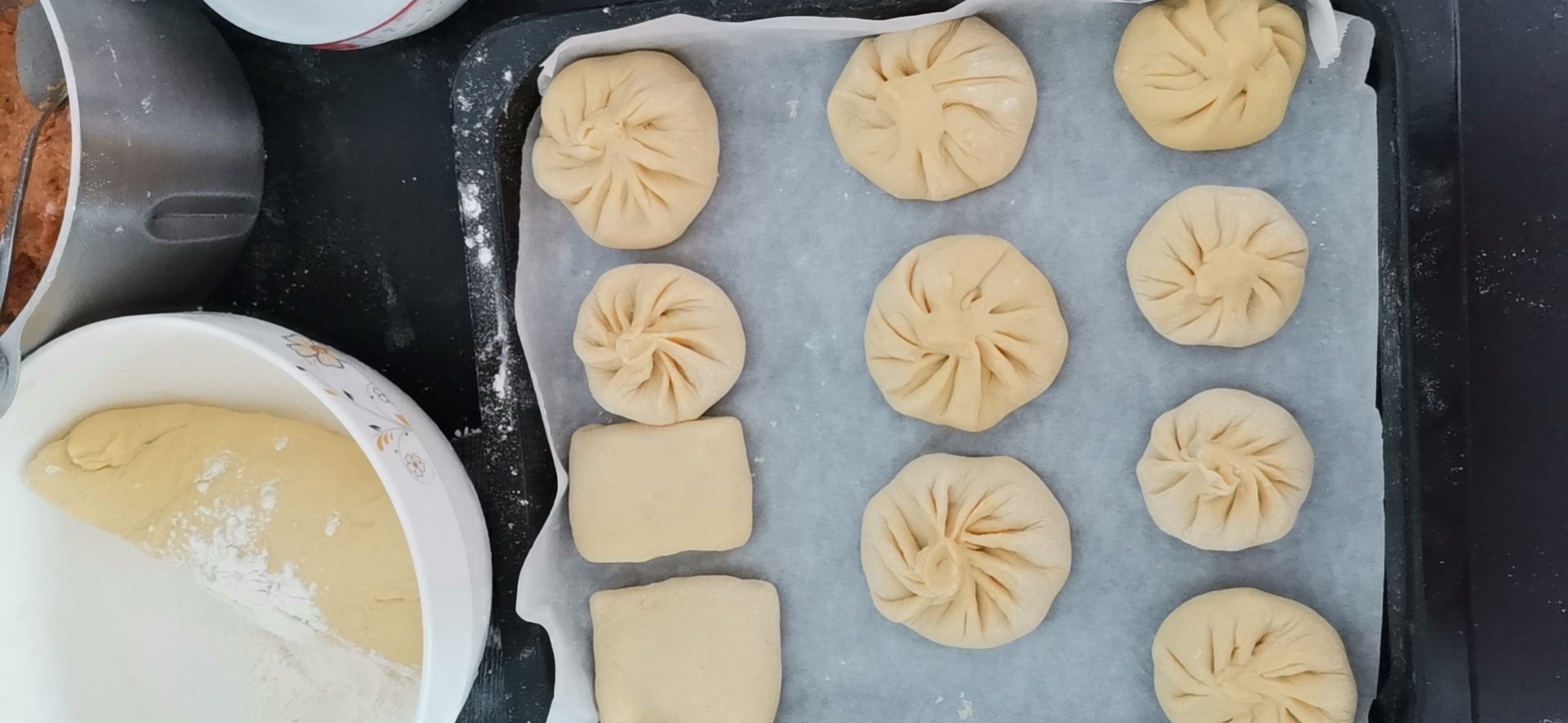 Steamed Buns with Soft Corn Meal, Carrots, Lotus Roots and Pork recipe