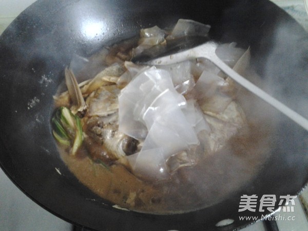 Braised Fish Head Noodles recipe