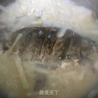 Crucian Carp Soup with Creamy Milk recipe