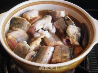 Braised Conger Eel with Moldy Dried Vegetables and Pork Belly recipe