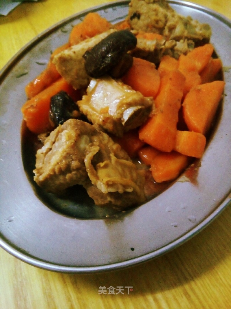 One Meat for Two---fried Pork Ribs with Mushrooms and Carrots recipe