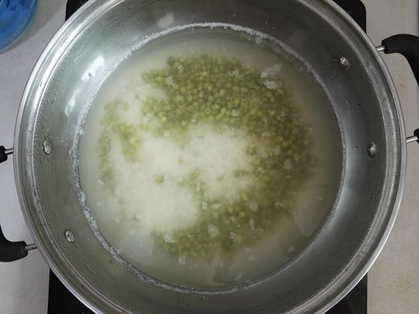 Mung Bean and Red Date Congee recipe
