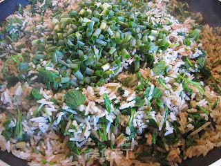 Shepherd's Purse Tuna Fried Rice recipe