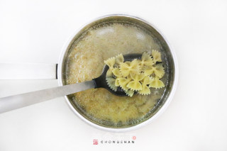 Pesto Chicken Chop Butterfly Noodles recipe