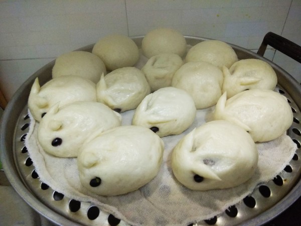 Bunny Milk Bean Buns recipe