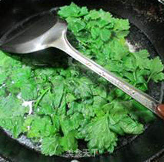 Spring Rolls with Celery Leaf and Dry Stuffing recipe