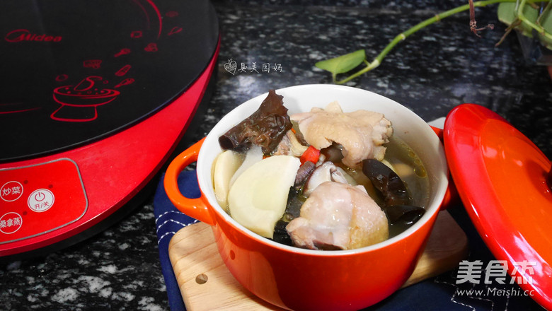 Chicken with Winter Bamboo Shoots and Fresh Ru Soup in The Cold Winter recipe