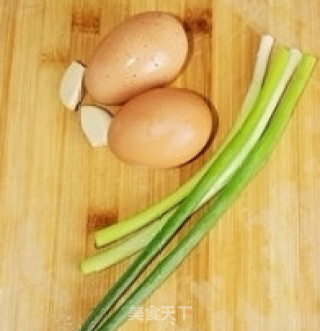 [scrambled Eggs with Enoki Mushroom] It's Delicious If You Mix It Up recipe