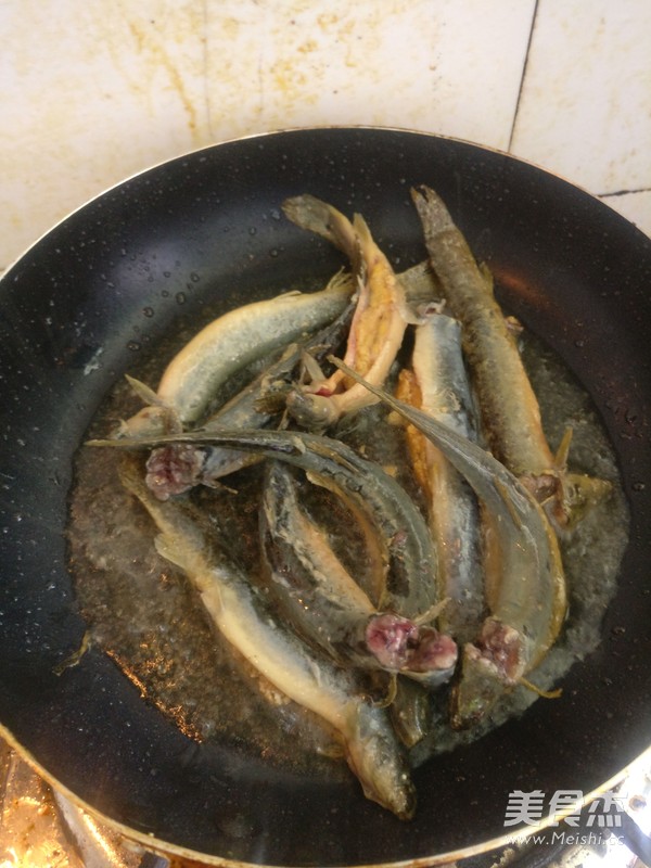 Qunlong Xizhu (loach Stewed with Black Beans) recipe