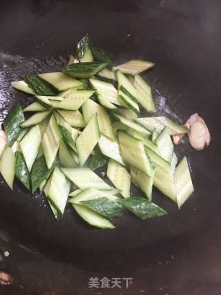 Scrambled Eggs with Cucumber recipe