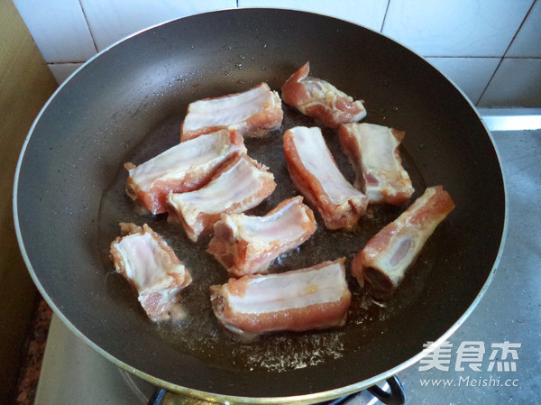 Garlic Spicy Pork Ribs recipe