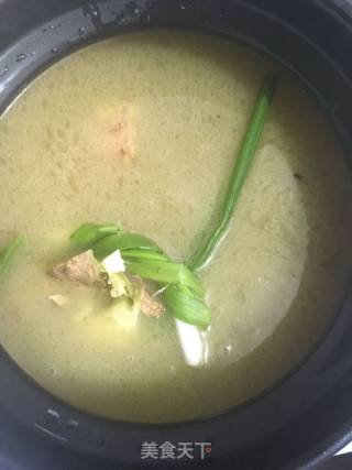 Fragrant Hen Soup recipe