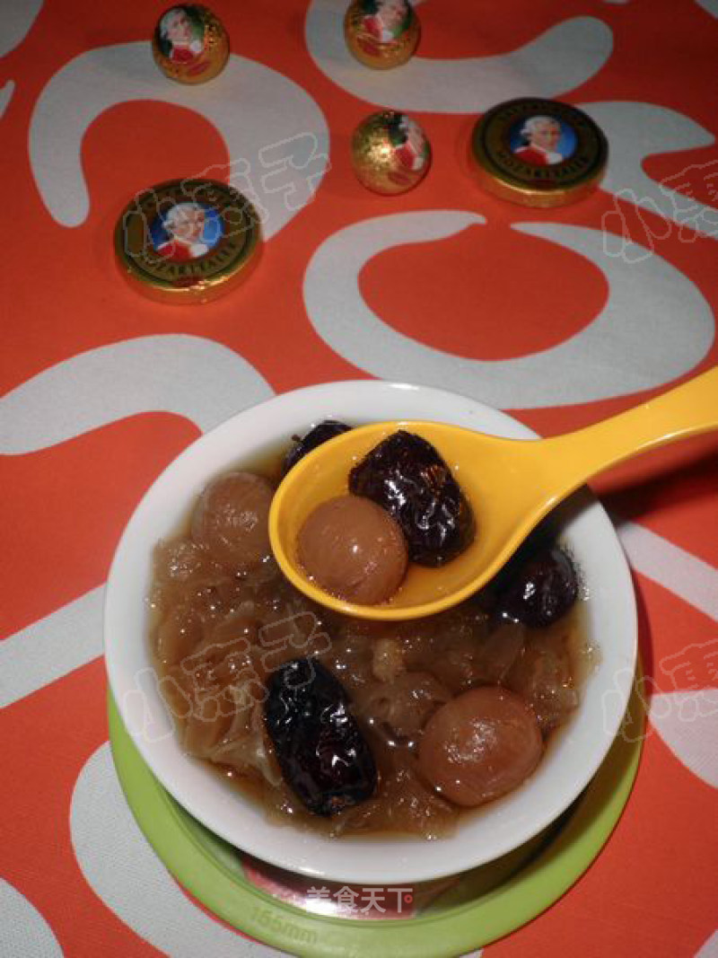 Red Dates, Longan and Tremella Soup