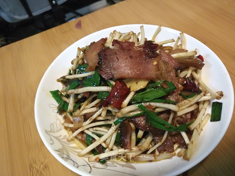 Stir-fried Houttuynia Cordata with Bacon (zheergen) recipe