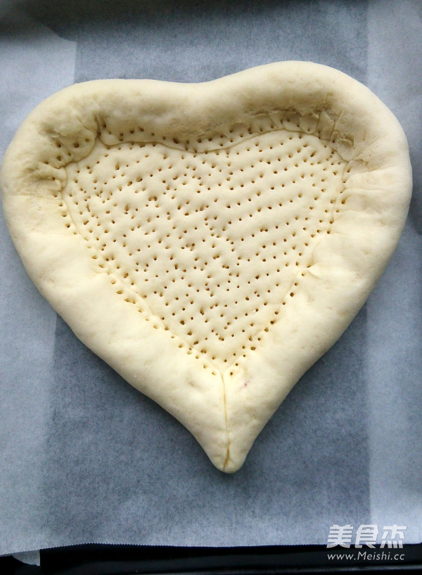 Shrimp Romantic Heart-shaped Pizza recipe