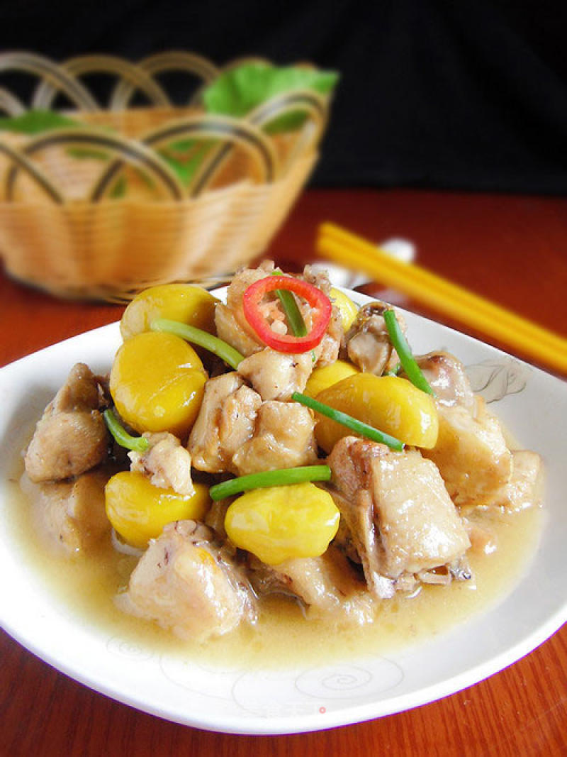 Nourish The Stomach and Invigorate The Spleen-chestnut Chicken recipe