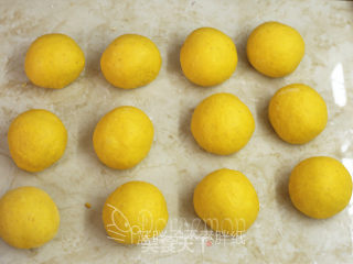 Whole Wheat Pumpkin Rolls recipe