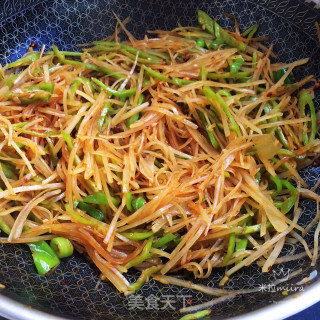 Spicy Green Pepper and Potato Shreds recipe