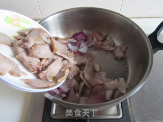 Stir-fried Strips with Green Pepper and Onion recipe