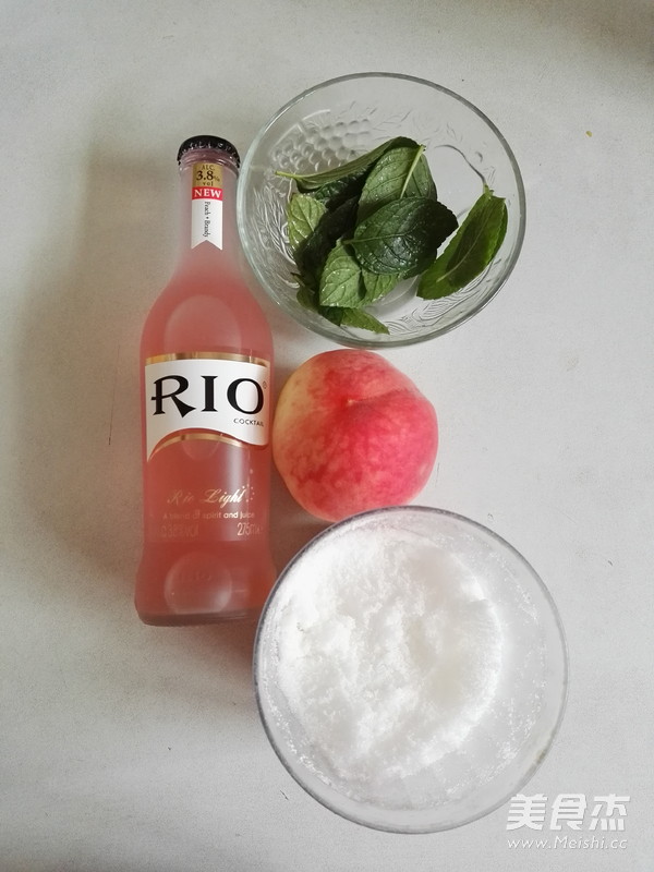 Fresh Peach Mint Cocktail recipe