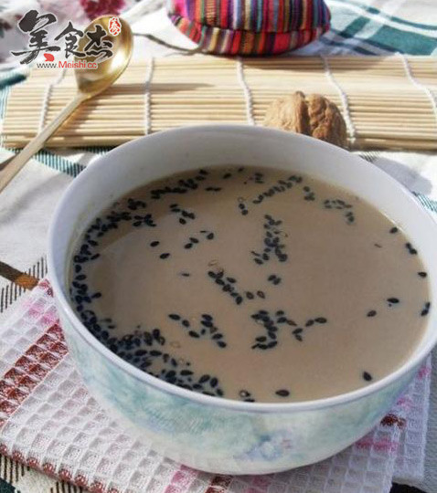 Peach Kernel Black Sesame Wolfberry Soy Milk recipe