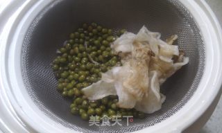 Mung Bean Lily Soup recipe