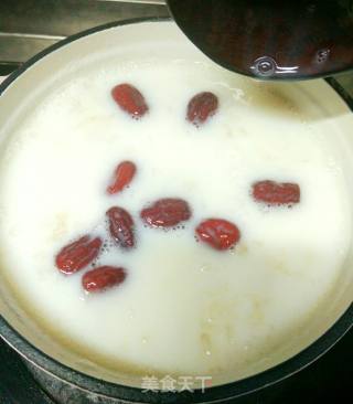 Milk Tremella and Red Date Soup recipe