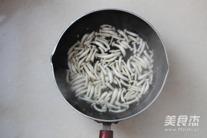 White Jade Mushroom Mixed with Cucumber recipe