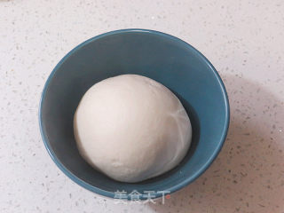 It Has A Simple and Fashionable Atmosphere [black and White Piglet Squeezes Steamed Buns] recipe