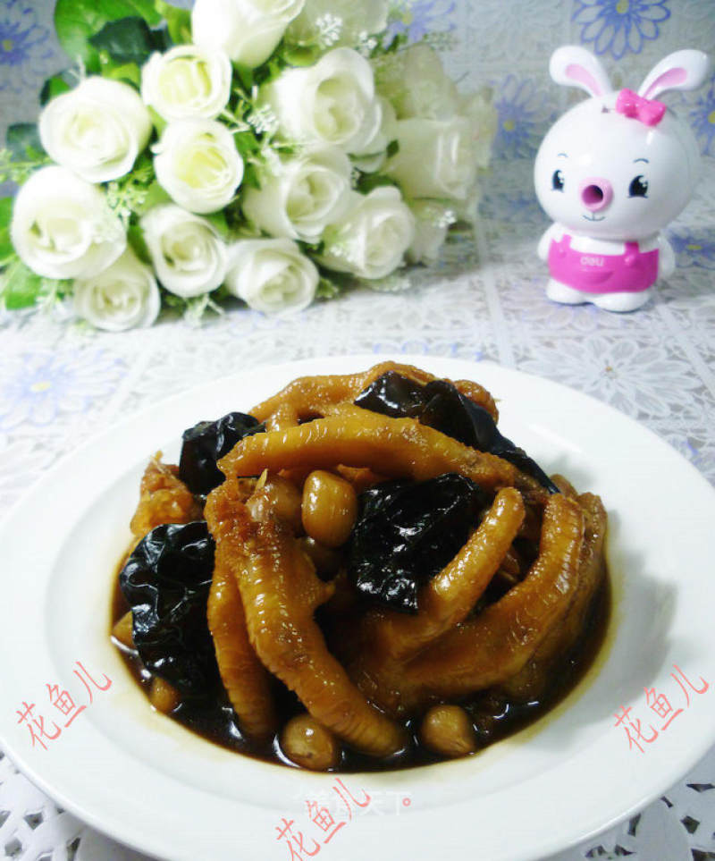 Chicken Feet with Black Fungus and Peanuts recipe