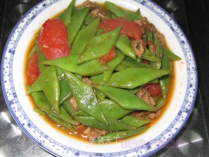 Stir-fried Kidney Beans with Tomato Pork recipe