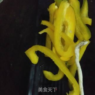 Stir-fried Crab Mushroom with Colored Pepper recipe