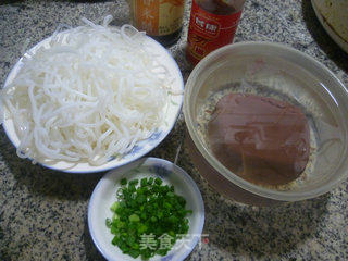 Goose Blood Rice Noodle Soup recipe